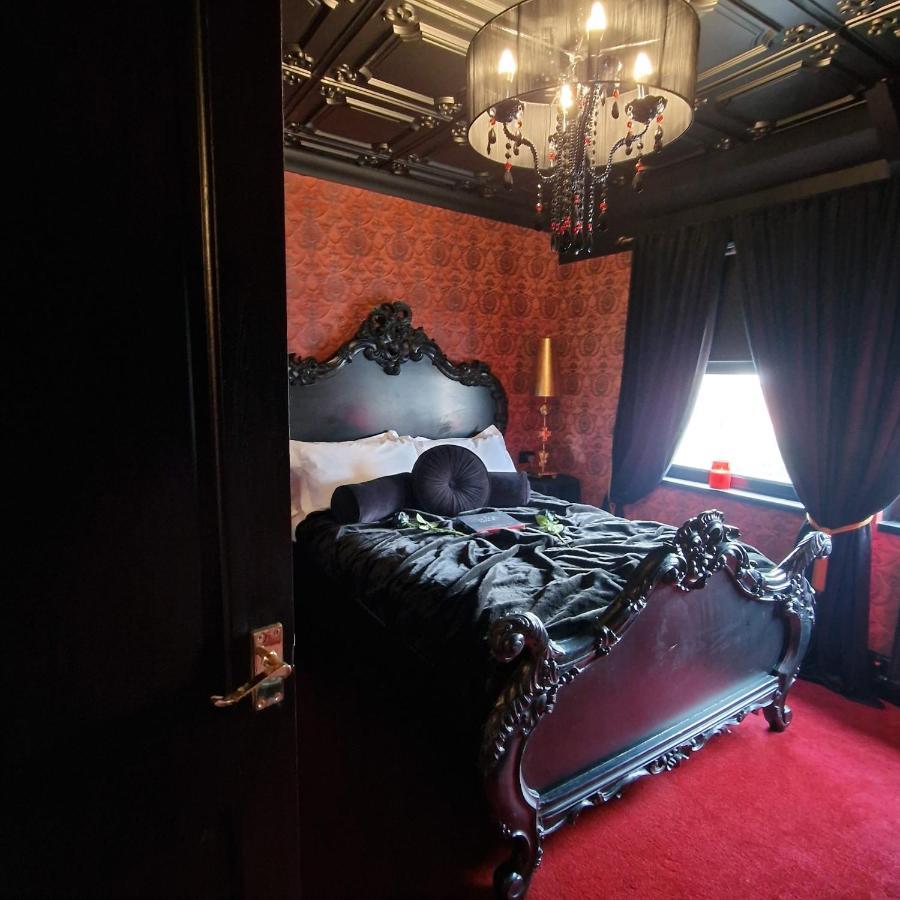Wednesday'S Family Rooms ยอร์ค ภายนอก รูปภาพ
